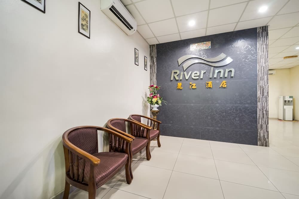 OYO 301 River Inn Hotel