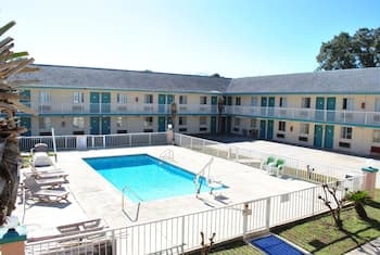 Coconut Grove Motor Inn