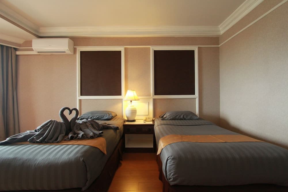 First Pacific Hotel And Convention