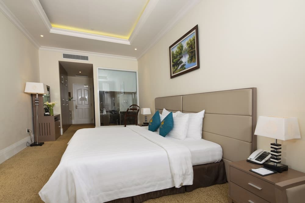 MerPerle Crystal Palace Hotel