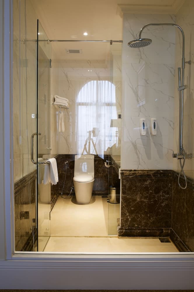 MerPerle Crystal Palace Hotel