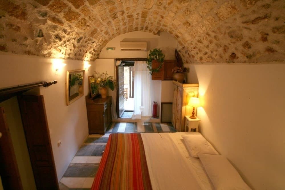 Dorovinis Monemvasia Castlehouses