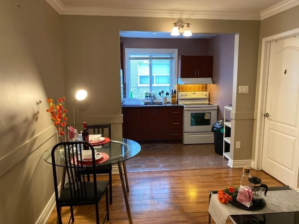 Kashaneh Hostel - 25 Greenbriar