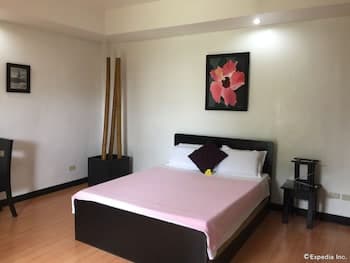 La Pernela Beachfront Resort