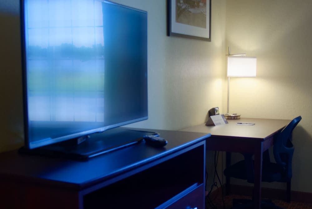 Cobblestone Inn & Suites - Winterset, IA