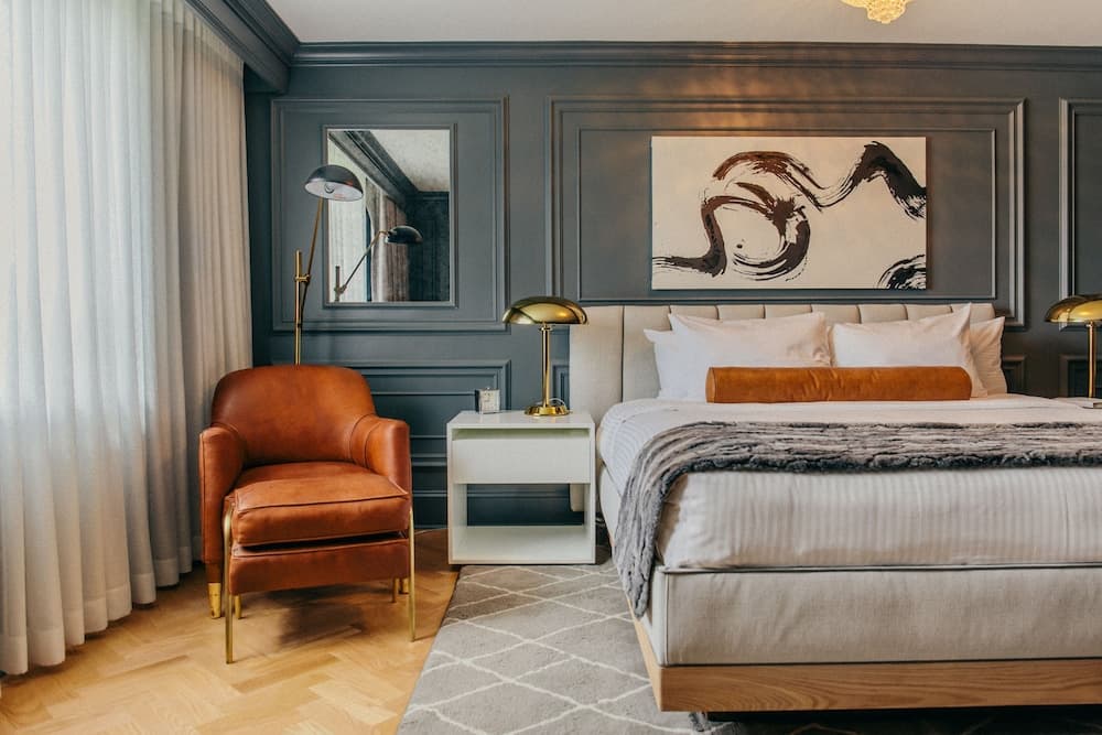 The Drake Oak Brook, Autograph Collection