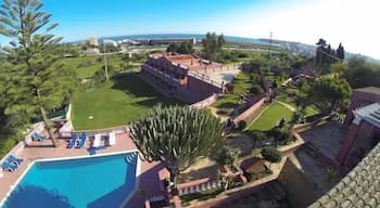 Inn Seventies Cheap & Chic