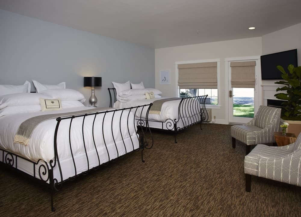 SummerWood Winery & Inn