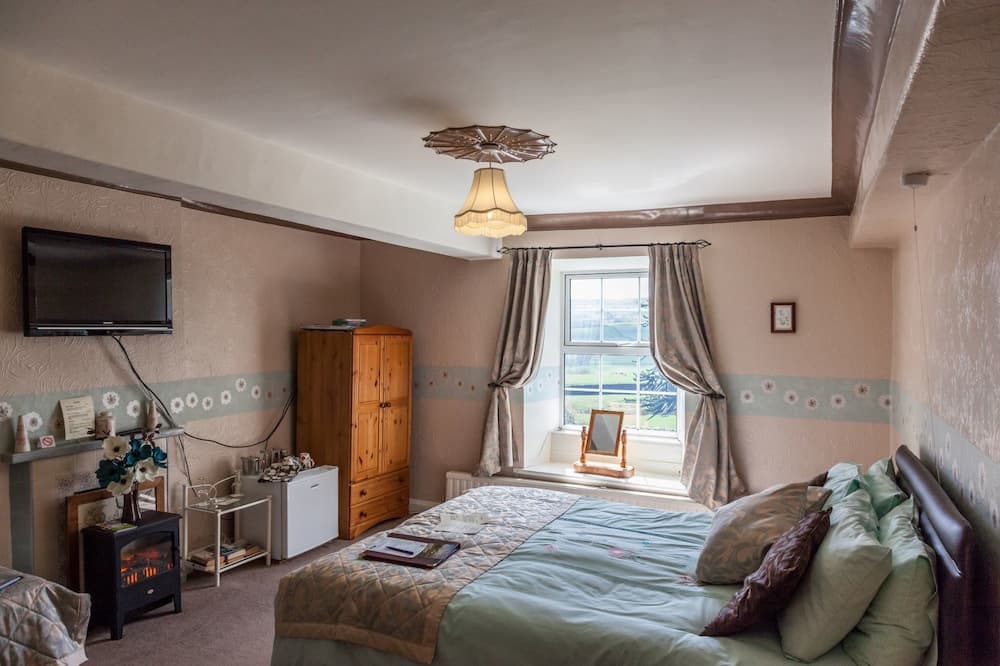 Newlands Hall Farmouse B&B