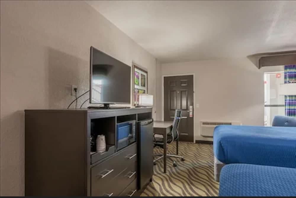 Stratford House Inns - Edmond