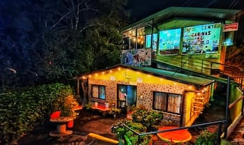 Cabinas El Pueblo - Hostel