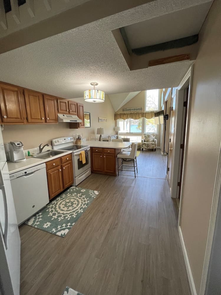 Misty Harbor Barefoot Beach Resort