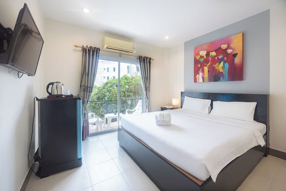 Baan Yuyen Karon Guesthouse