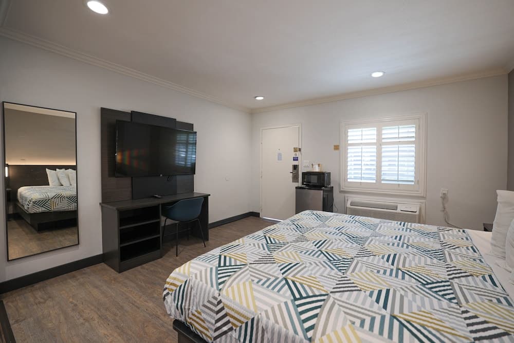 Motel 6 Tustin, CA – Orange County