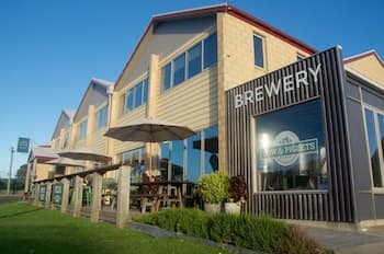 Sow and Piglets Guesthouse - Hostel