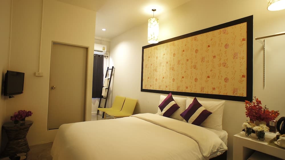 Walking Street Residence