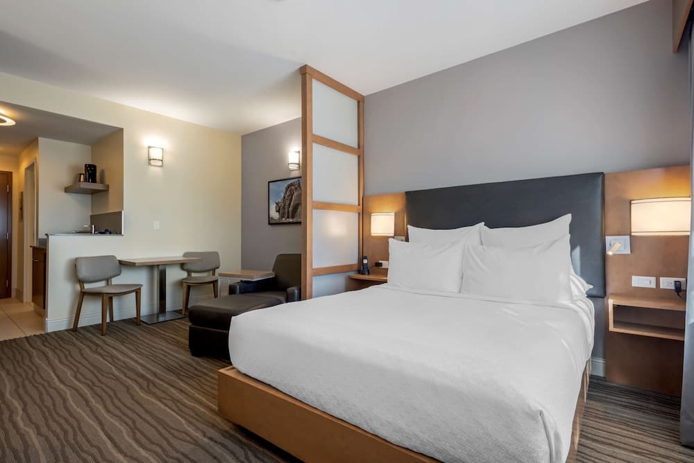 Best Western Plus Sawridge Suites