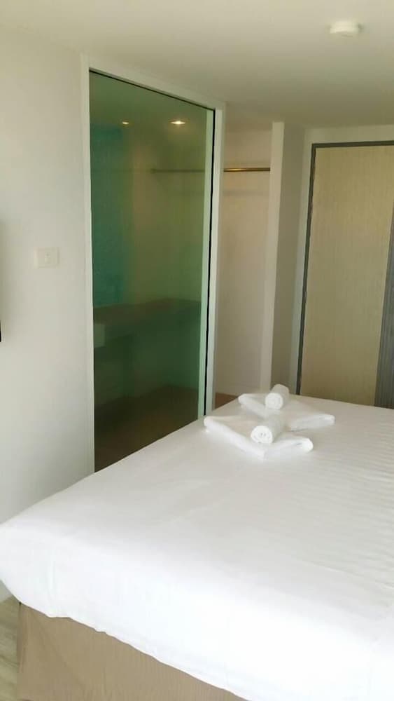 Nantra Pattaya Baan Ampoe Beach