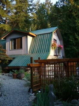 Salt Spring Carriage House B&B