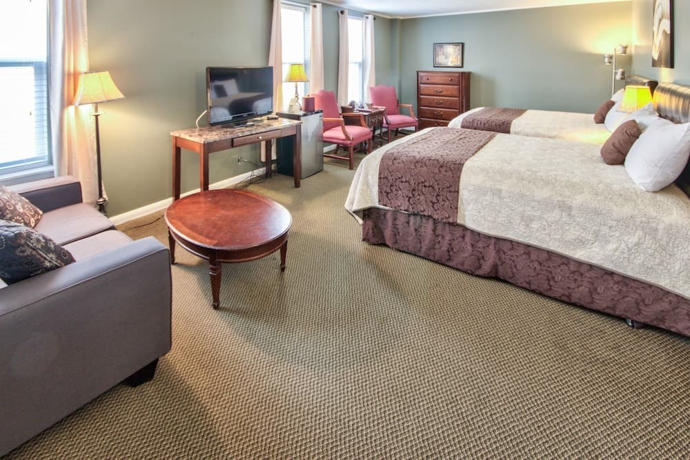 The Queen’s Cue, Stratford, A Tribute Portfolio Hotel