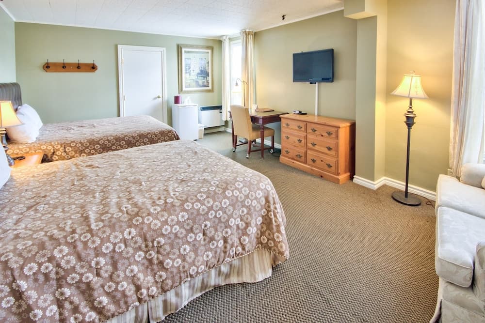 The Queen’s Cue, Stratford, A Tribute Portfolio Hotel