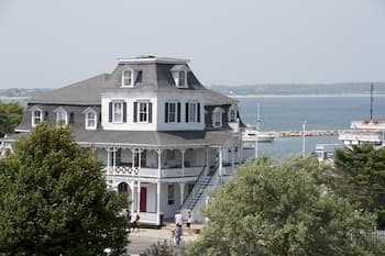 The Inn at Old Harbor