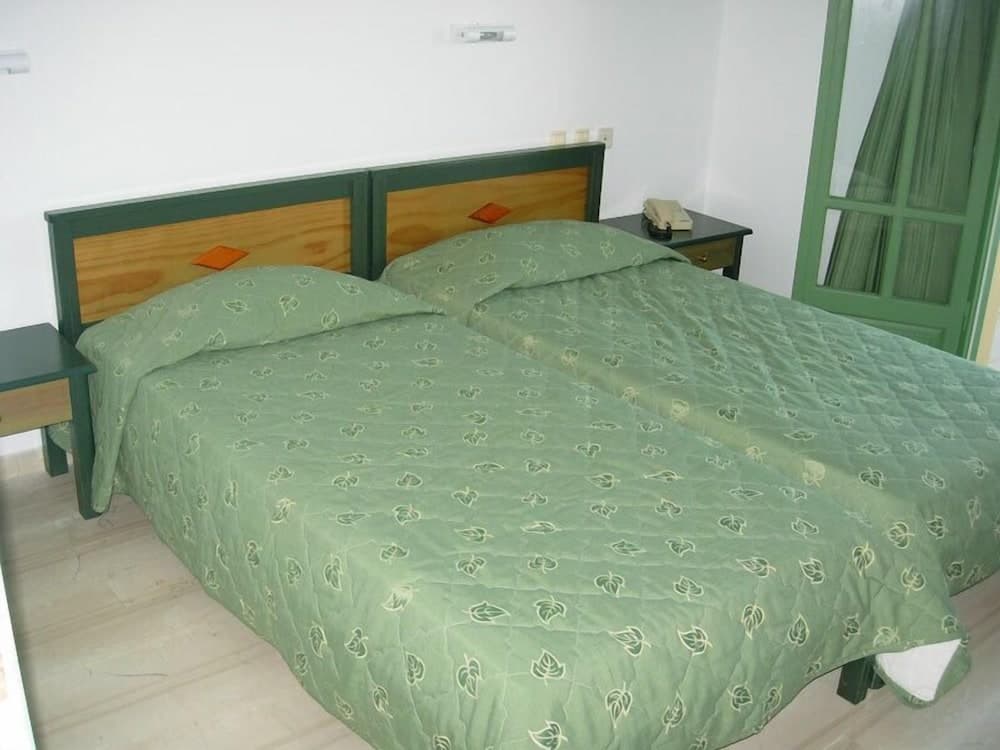 Nikolas Villas Apartments