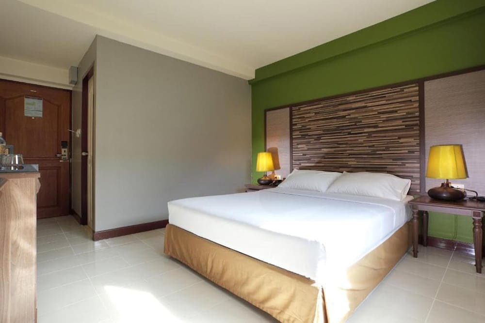 Rambuttri Village Inn & Plaza