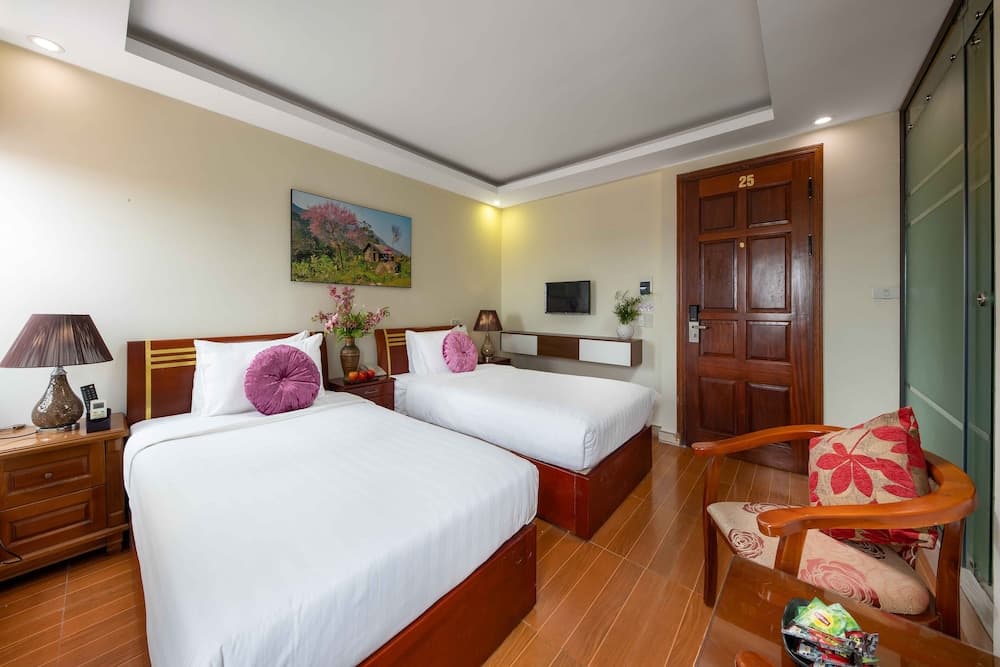 Viet Village Hotel & Travel