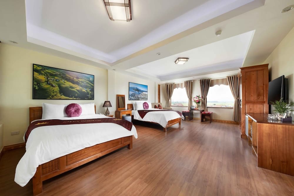 Viet Village Hotel & Travel