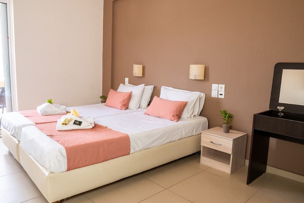 Stella Paradise by Checkin