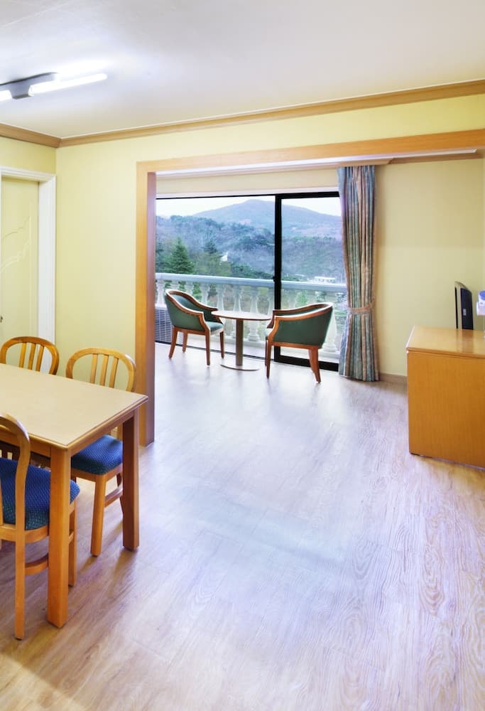 Hanwha Resort Baegam Hot Springs