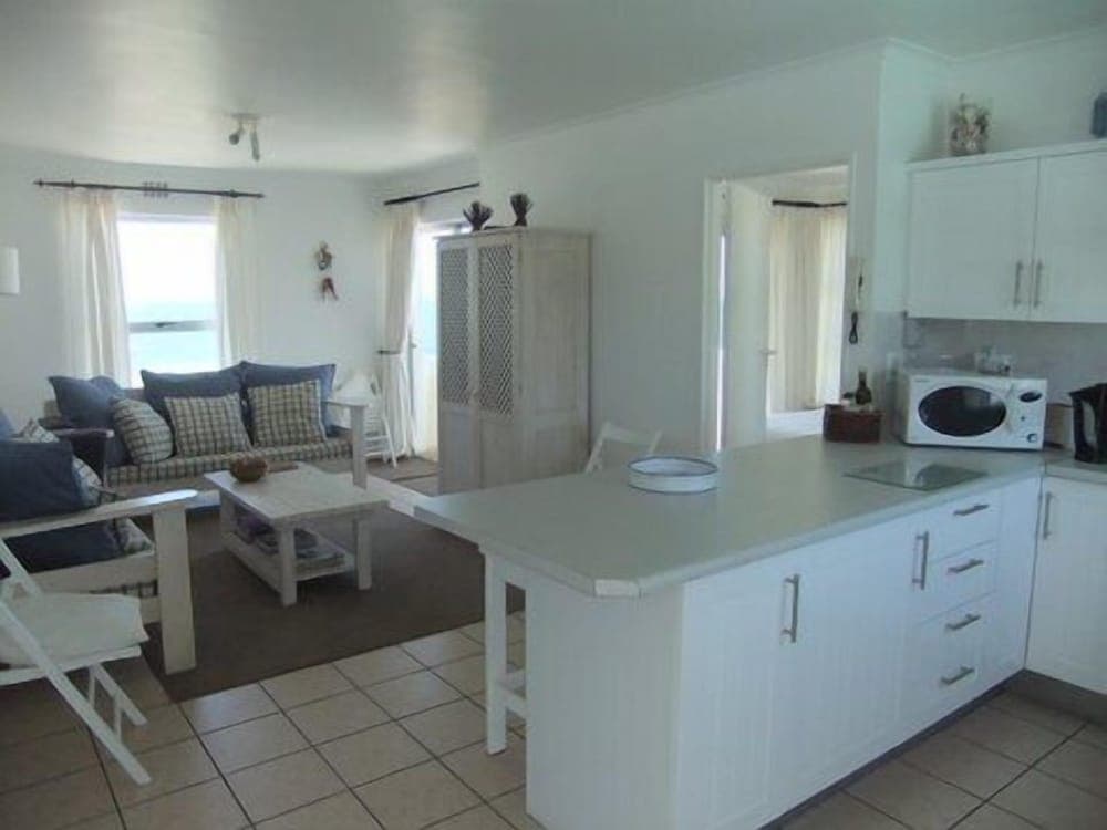 31 Tobago Bay Hermanus Seafront