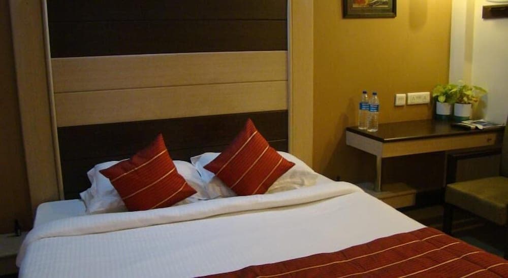 Pacific Inn Huda City Centre Sec 41