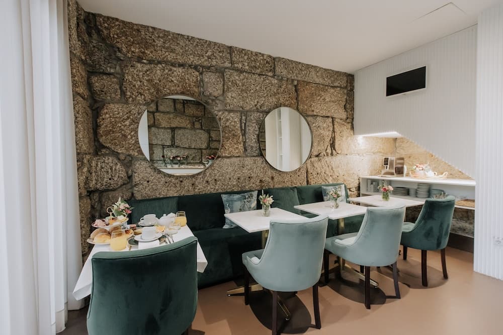 Trovador City Guest House