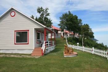 Motel Les Chalets Bo-Fleuve