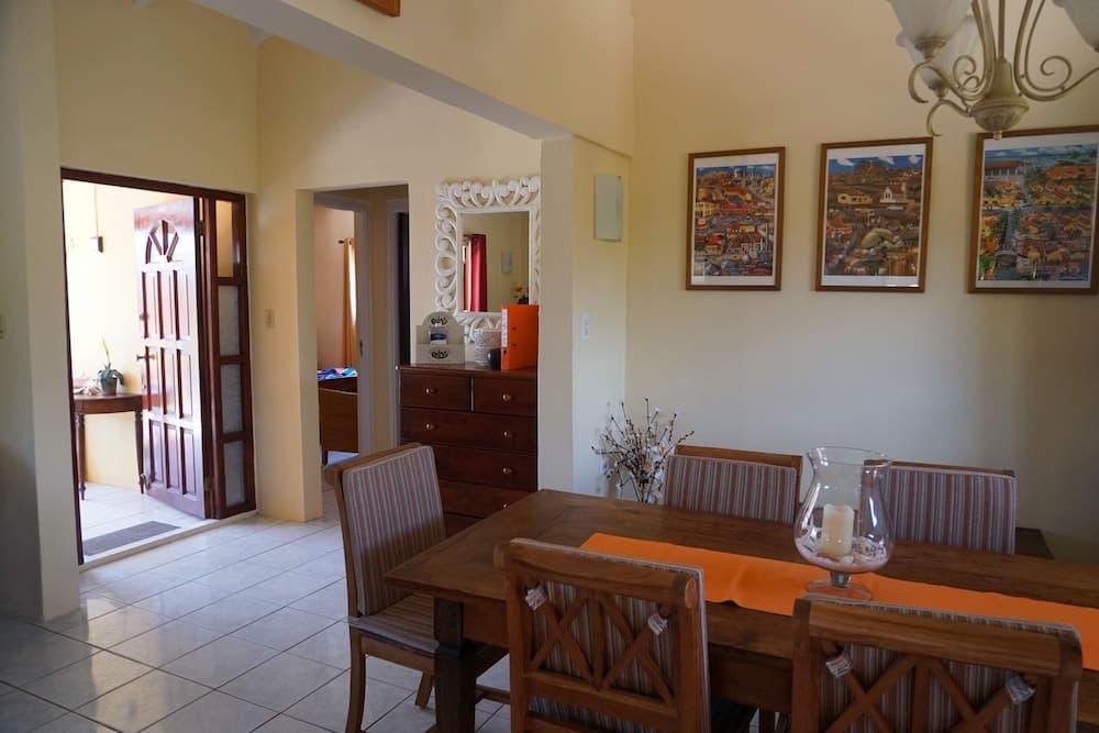 Cariñas Studio Apartments