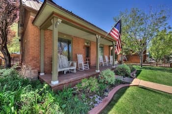 Cali Cochitta Vacation Rentals