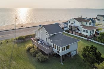 Lovely Coastal Home By Delaware Bay: Walk to Beach