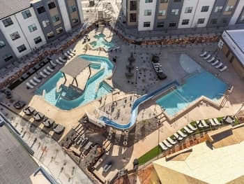 Vintage Desert 5 BDR w/ Resort Amenities