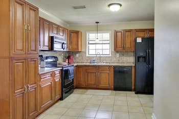 Pet-friendly Daleville Home: 3 Mi to Fort Novosel!