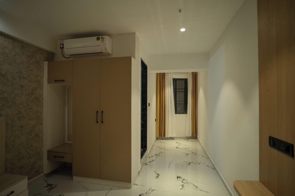 HOTEL THE MANSION-Deralakatte mangalore