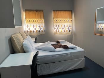 Golden gate guesthouse 0787391431