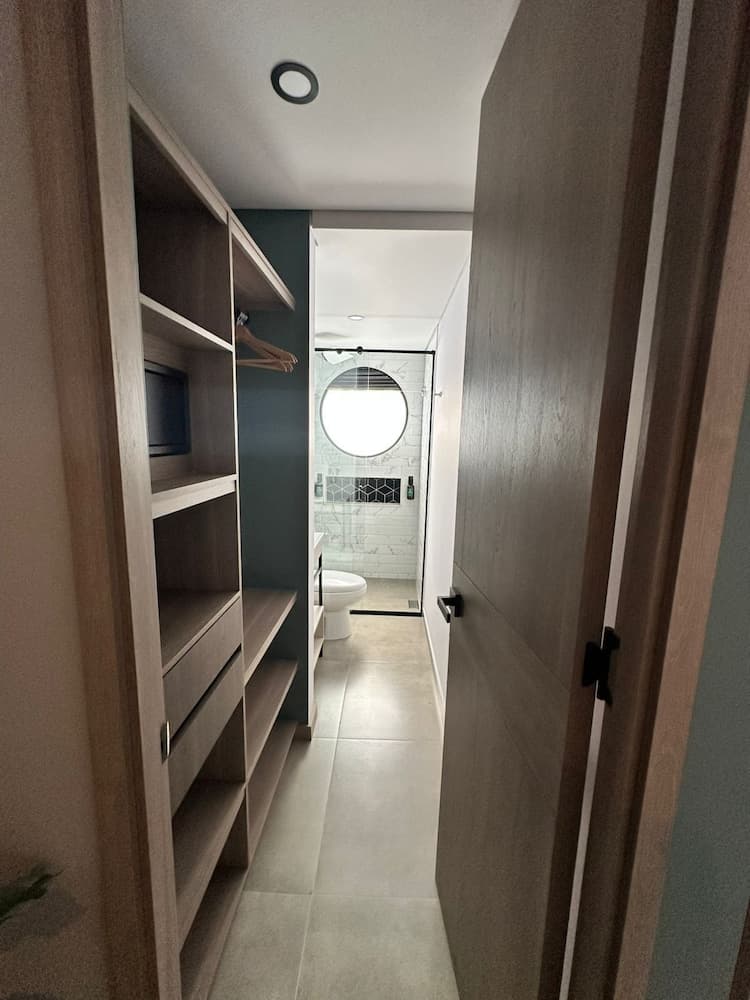 LINVING 35 8TH FLOOR VIP