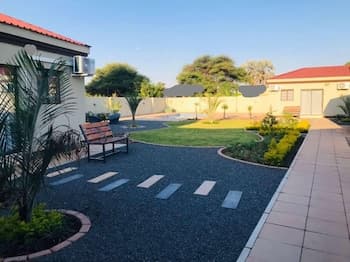 Pahotel Bed & Breakfast