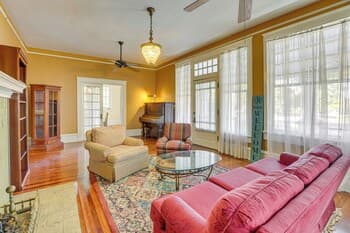 1 Mi to Dtwn Meridian: Historic Home w/ Porch!