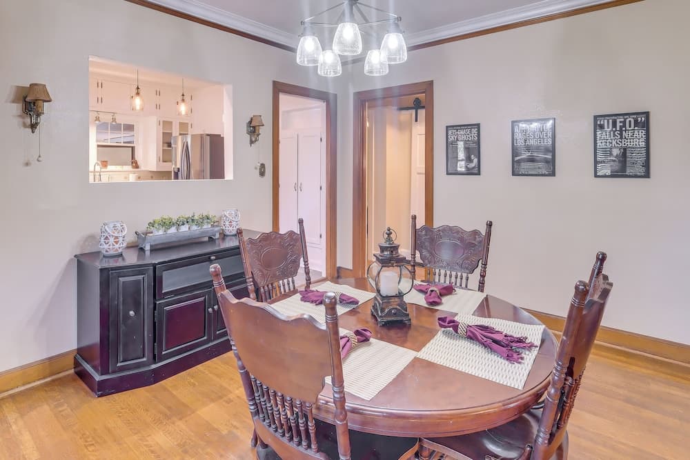 Walk to Main Street: Charming Roswell Home!