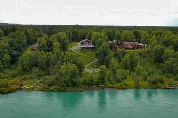 On-site Kenai River Fishing: Soldotna Apartment!