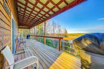 River Views & Fire Pit: Cozy Soldotna Apartment!