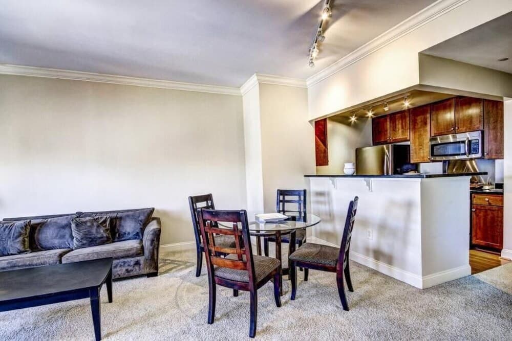 Fantastic 2 bedrooms apt. Harbor